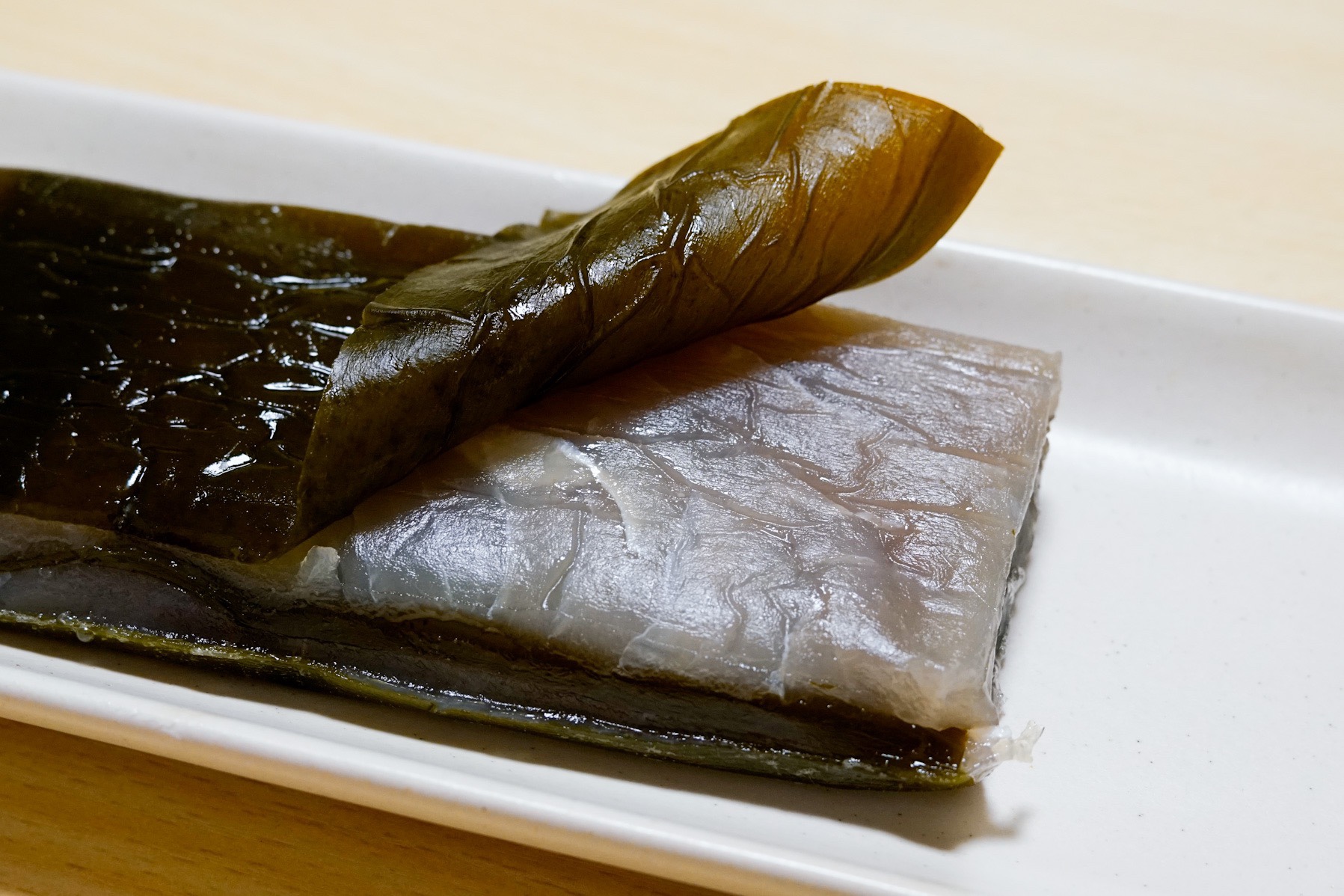 【さすの昆布締め】絶品 富山県名物グルメ! 脳汁溢れ出る最高のお土産や。 ぽよんちょおじさんのエエ事おしえたる。 【さすの昆布締め】絶品 富山県名物グルメ! 脳汁溢れ出る最高のお土産や。 ぽよんちょおじさんのエエ事おしえたる。